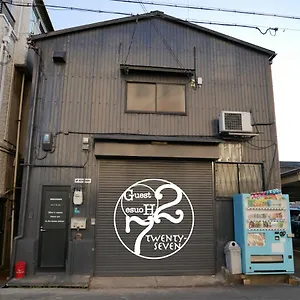 Twenty-seven 27 Guest house Osaka